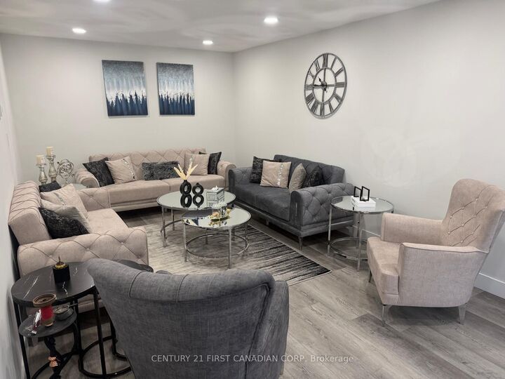 Property Photo:  6 Nicholas Crescent  ON N6E 2E9 