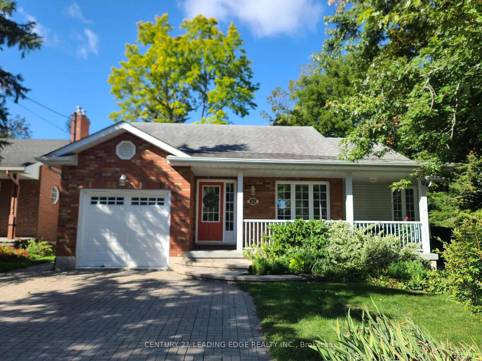 Property Photo:  102 Second Avenue  ON L9P 1J9 