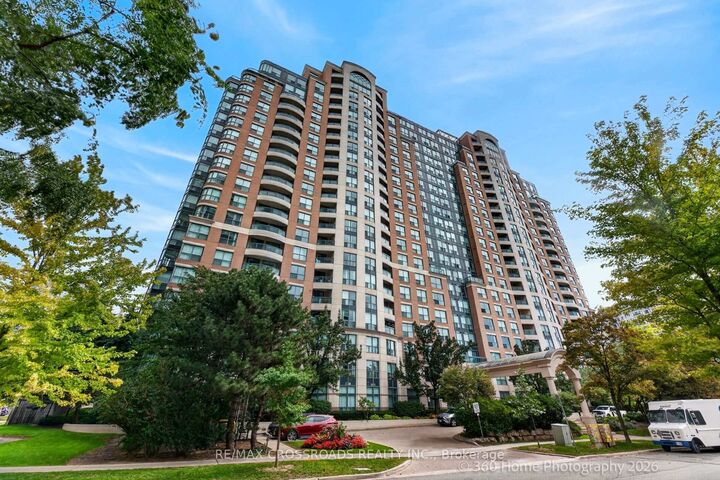 Property Photo:  23 Lorraine Drive 1506  ON M2N 6Z6 