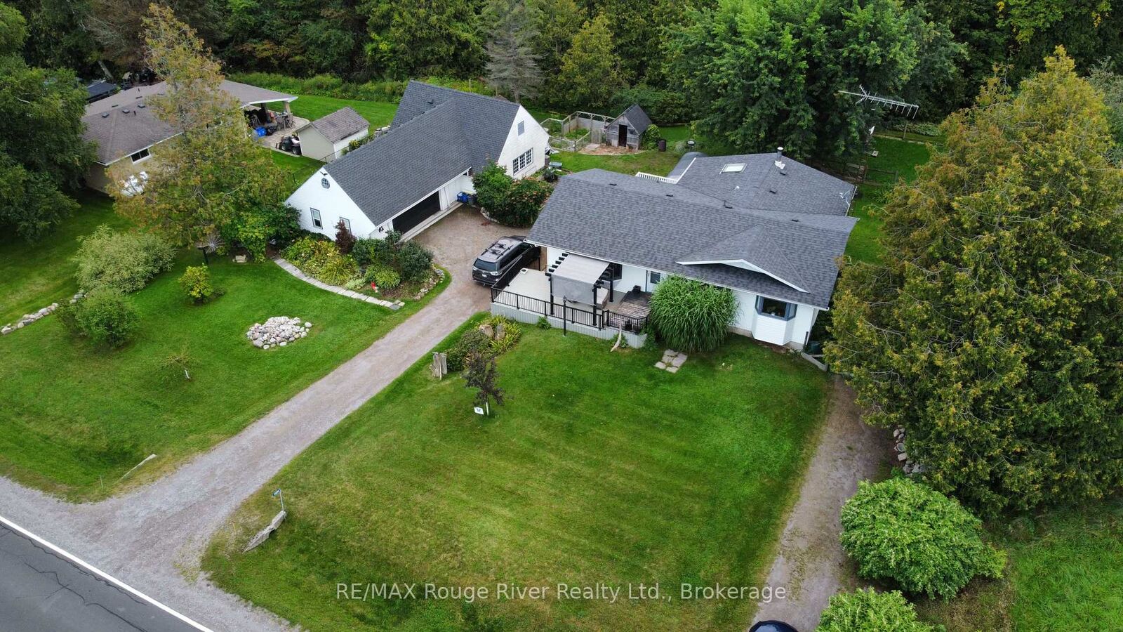 Property Photo: 3428 Harwood Road ON K0K 1C0