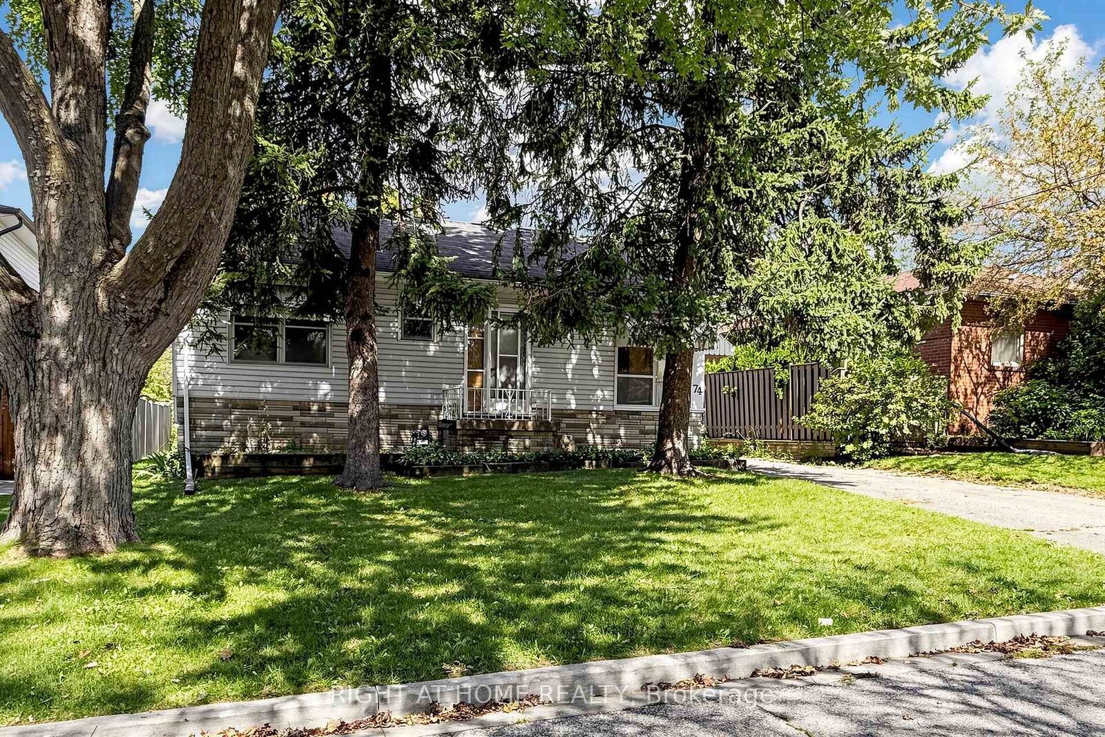 Property Photo:  74 Minerva Avenue  ON M1M 1V4 