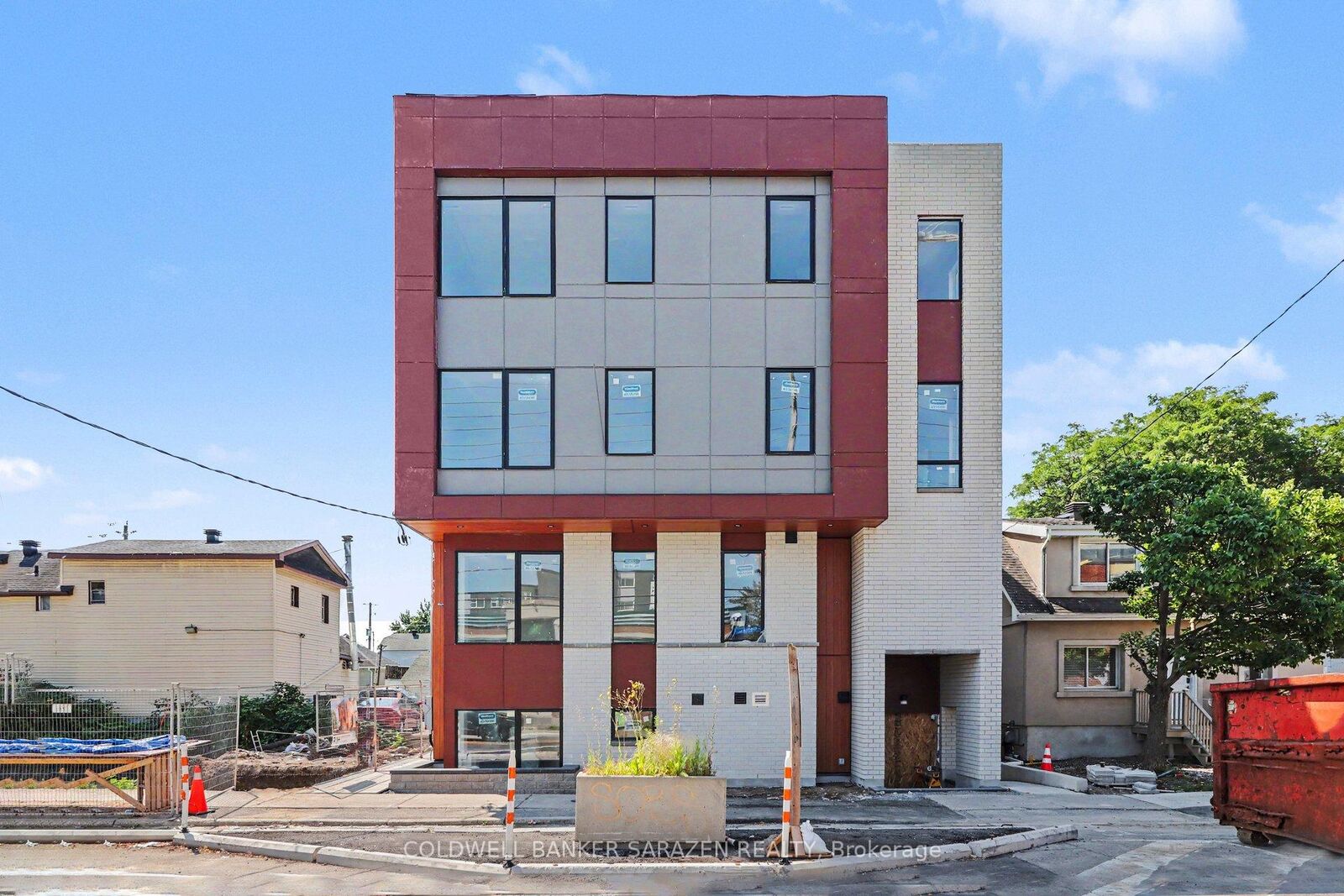 Property Photo:  42 McArthur Avenue 003  ON K1L 6R2 
