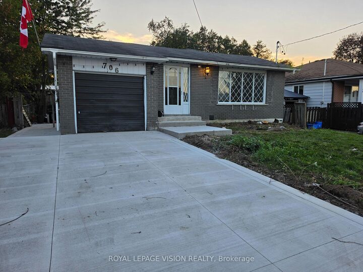 Property Photo:  706 Leaside Street Bsmt 1  ON L1W 2X1 