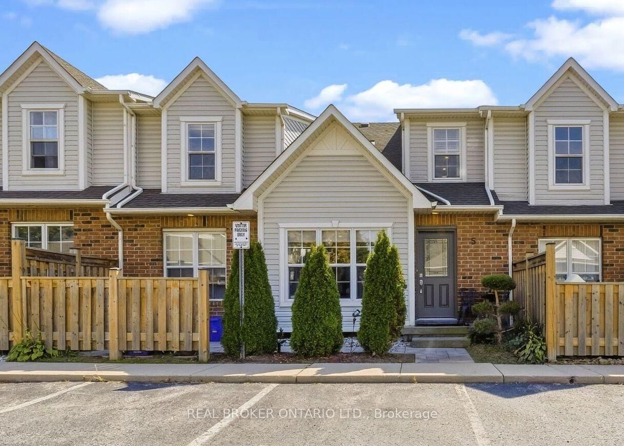 Property Photo:  1085 Harrogate Drive 5  ON L9K 7R2 