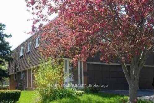 Property Photo: 171 Angus Drive Main ON M2J 2W9