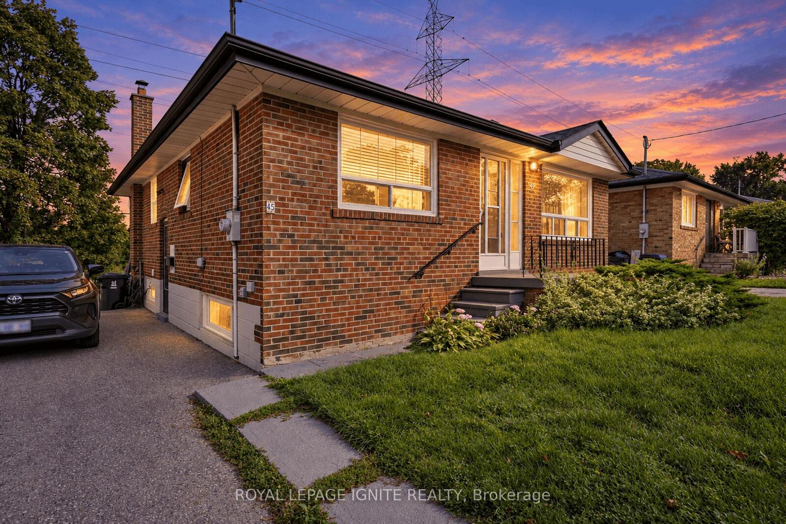 Property Photo:  45 Redwater Drive  ON M9W 1Z5 