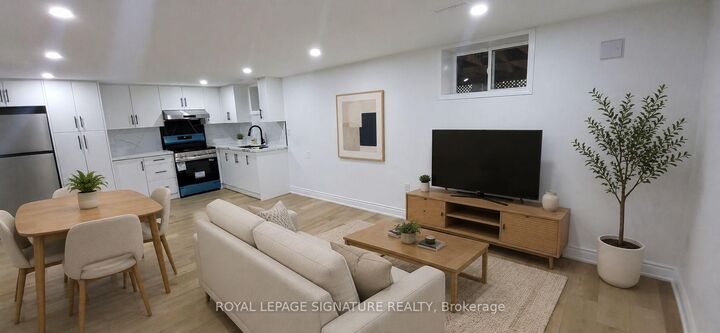 Property Photo:  2632 Birch Crescent Bsmt  ON L5J 4H1 