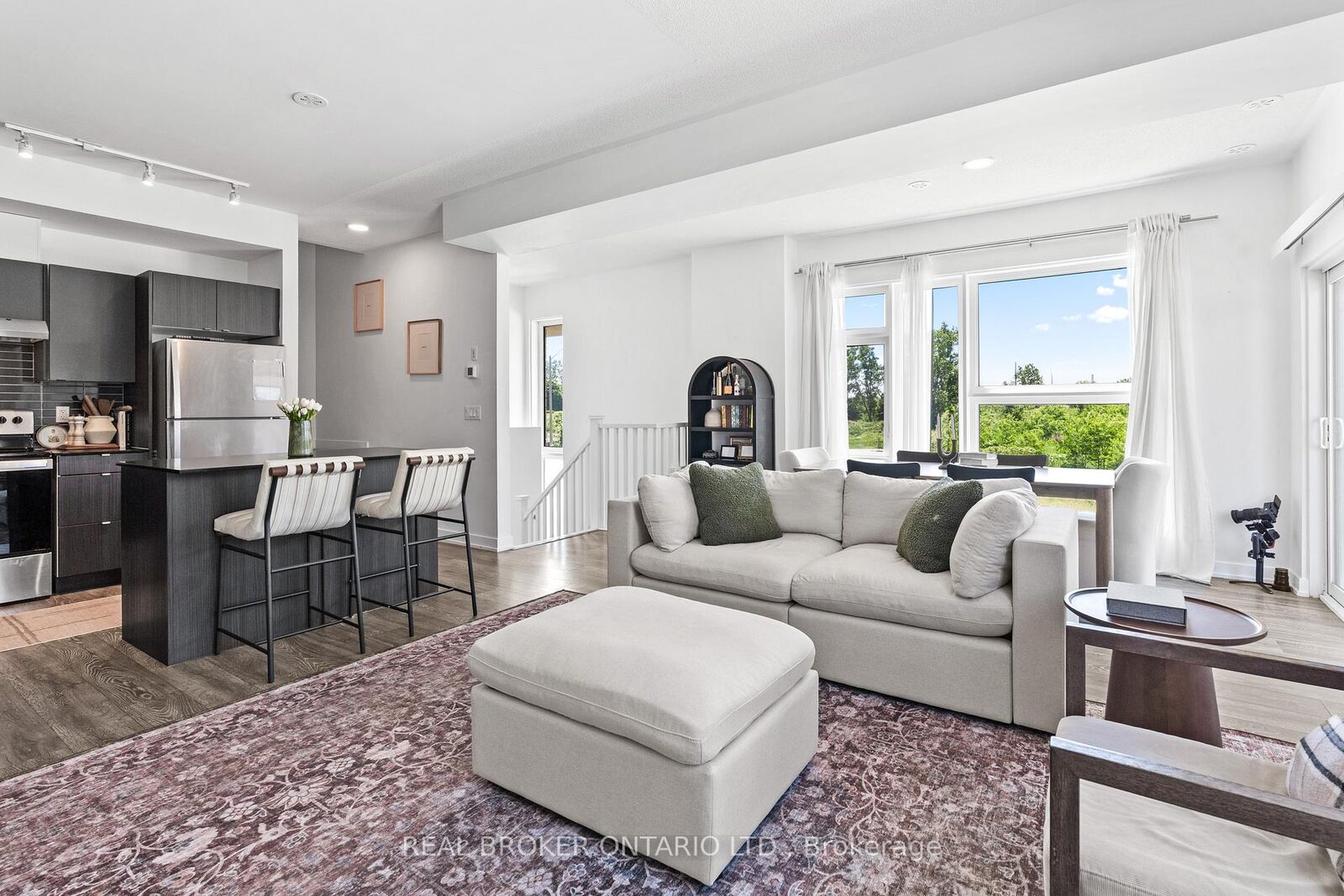 Property Photo:  1121 Cooke Boulevard 1  ON L7T 0C3 