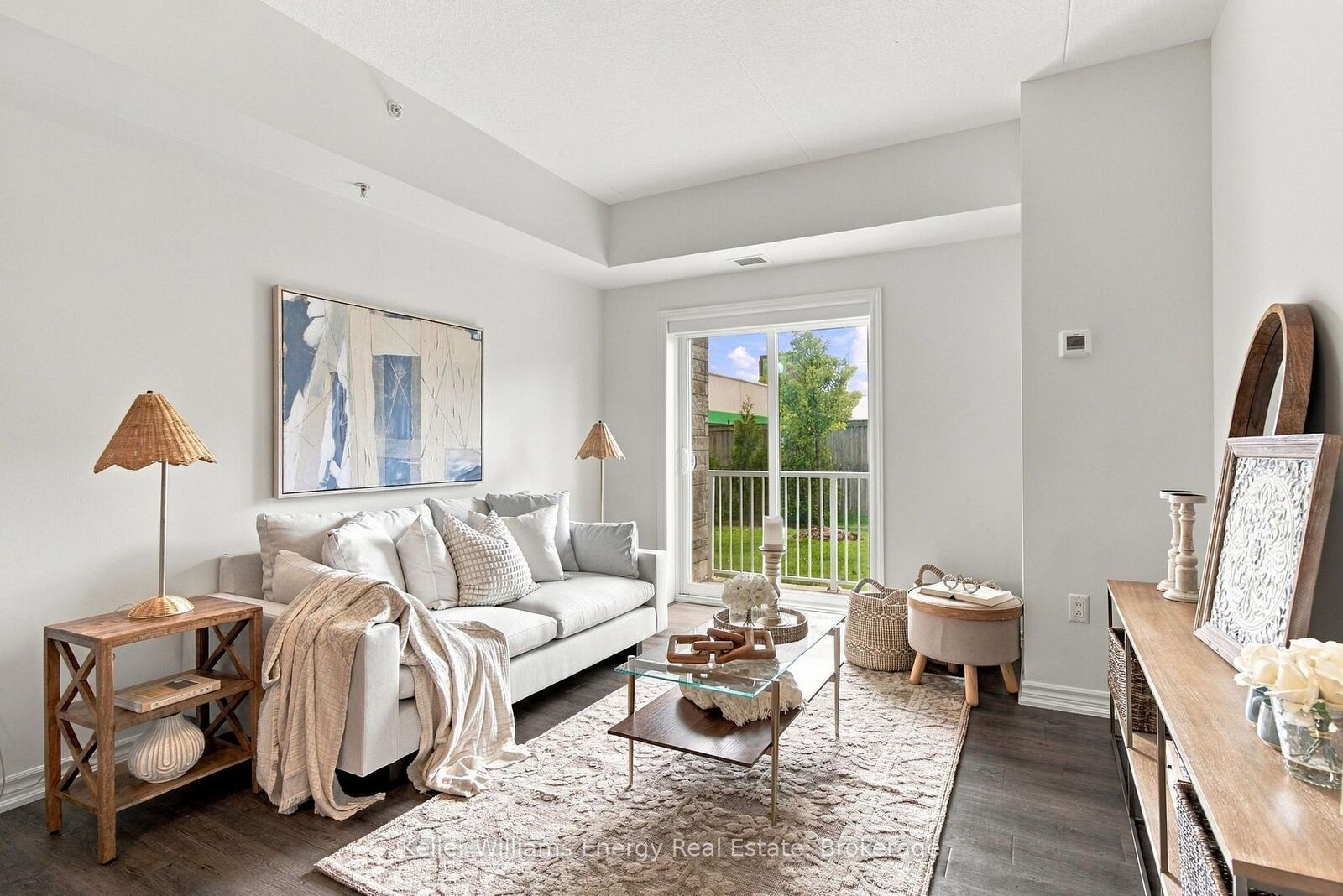 Property Photo:  290 Liberty Street N 113  ON L1C 0V5 