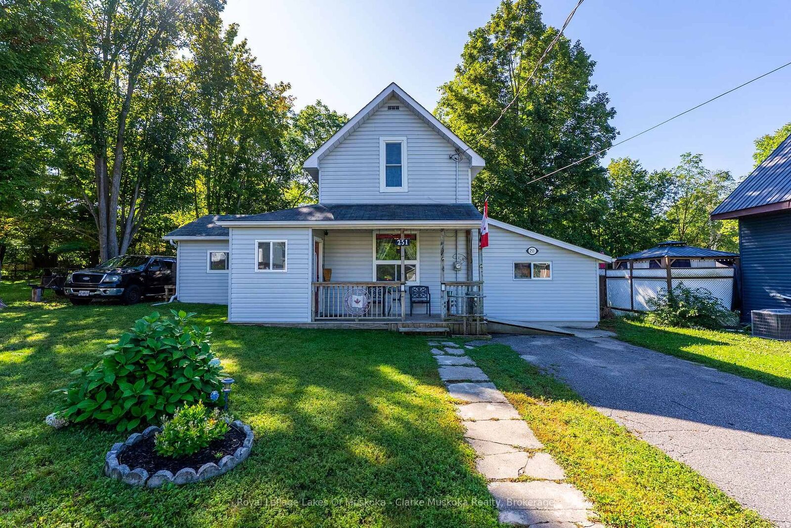 Property Photo: 251 James Street W ON P1P 1J7