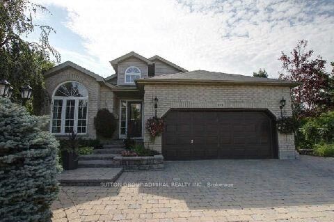 Property Photo:  153 Niagara Drive  ON L1G 8A6 