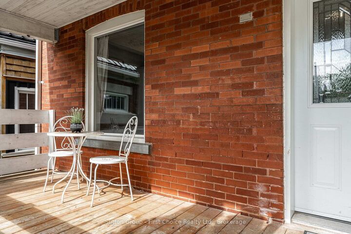 Property Photo:  232 West Gore Street  ON N5A 1K8 