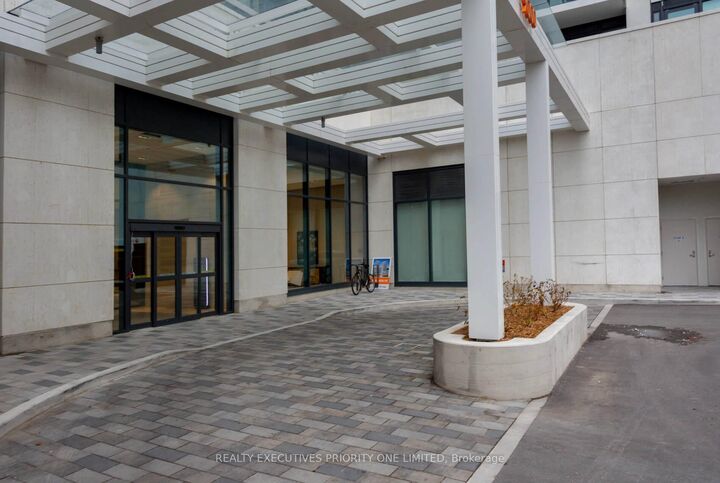 Property Photo: 9000 Jane Street 923 ON L4K 0M6