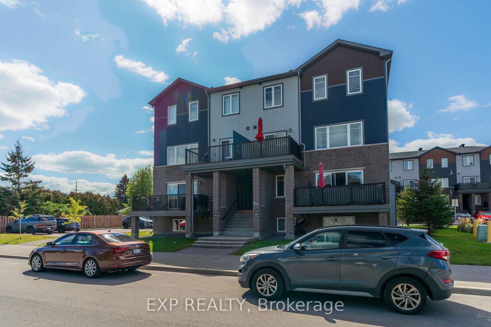 Property Photo: 700 Amberwing Private C ON K4A 5H5