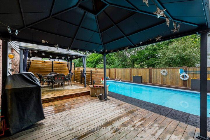 Property Photo:  194 Livingstone Street W  ON L4N 6Z9 