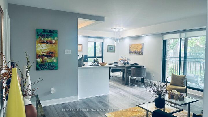 Property Photo:  15390 Yonge Street 201  ON L4G 1N8 