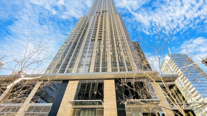 Property Photo:  11 Yorkville Avenue 2112  ON M4W 0B7 