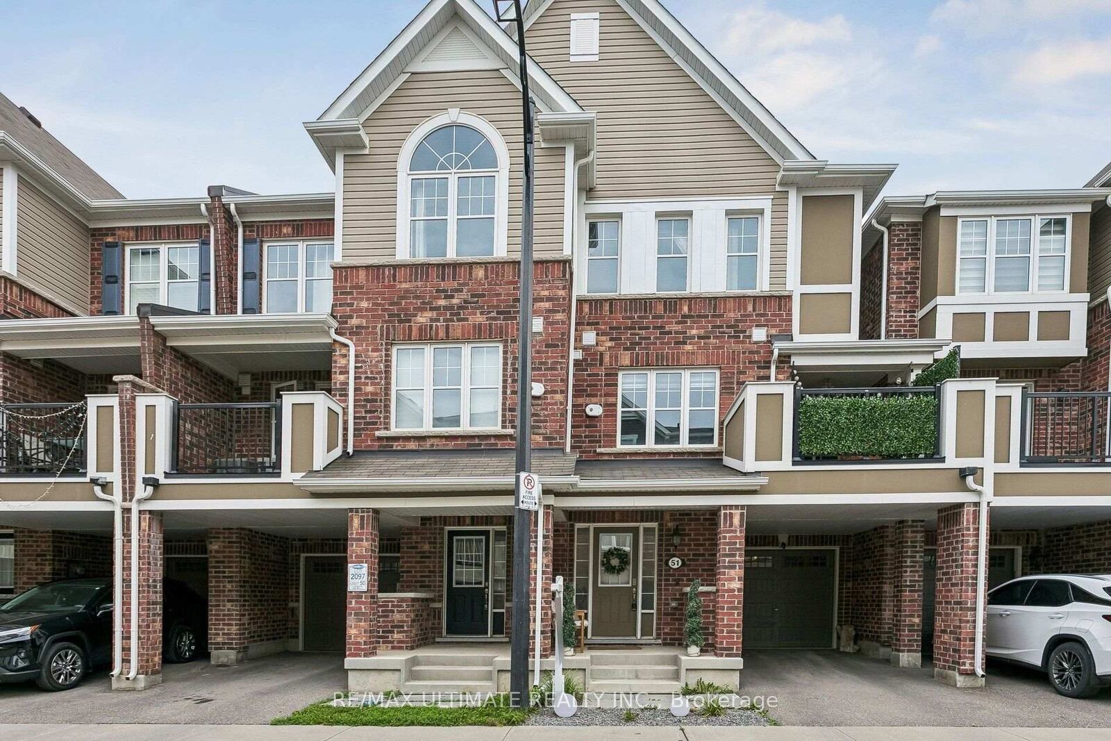 Property Photo:  1222 Rose Way 51  ON L9E 1P1 