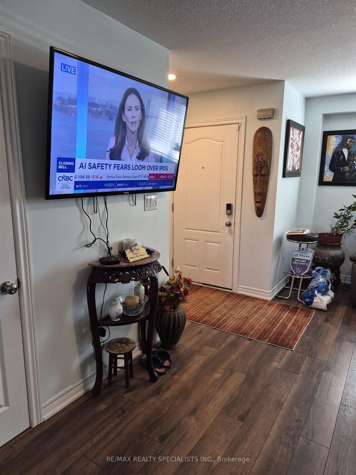 Property Photo:  7768 Ascot Circle 4  ON L2H 3P9 