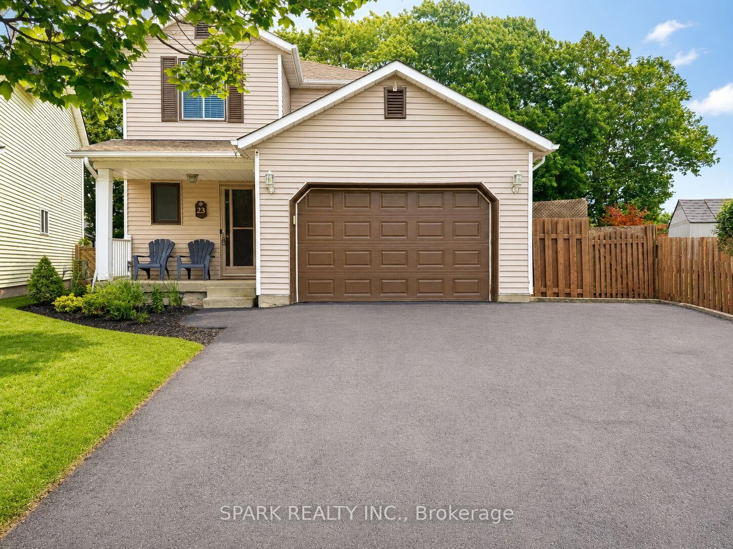 Property Photo:  23 Rannie Court  ON L2V 4X2 