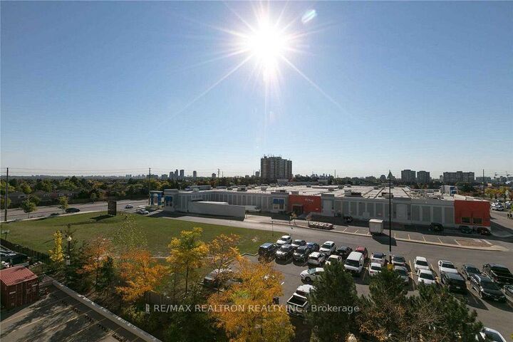 Property Photo:  7 North Park Road 501  ON L4J 0C9 