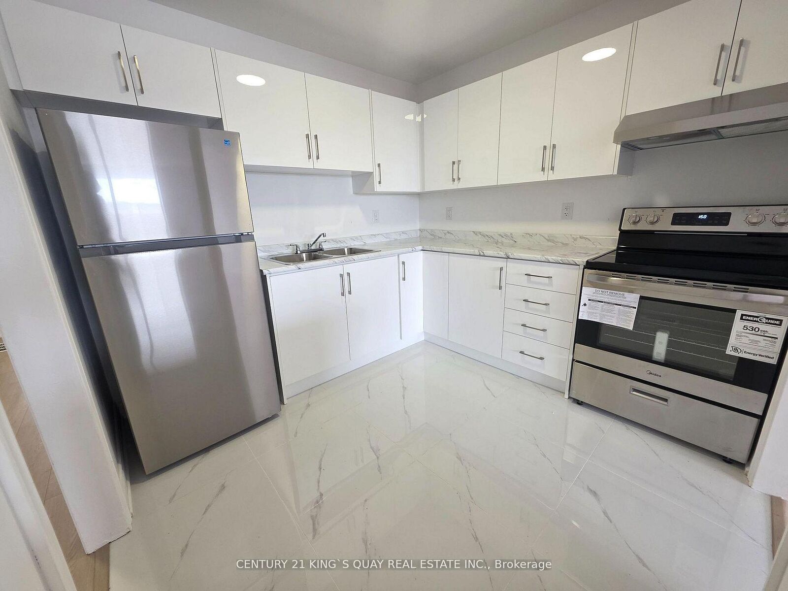 Property Photo: 1346 Kennedy Road ON M1P 2L7