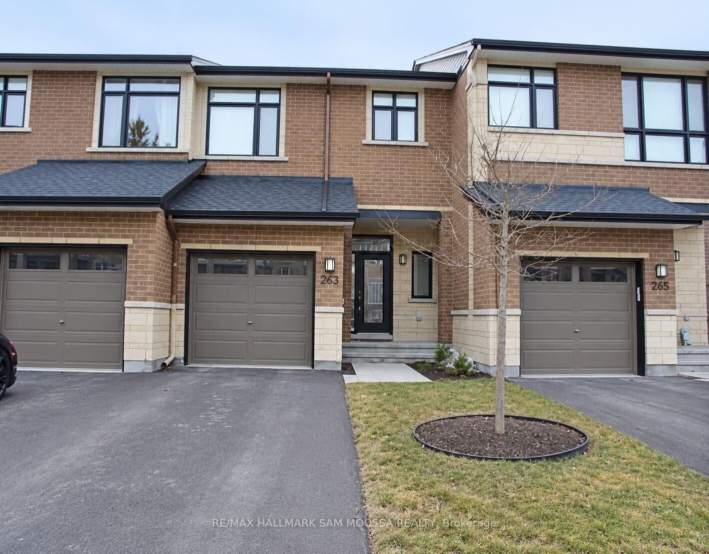 Property Photo:  263 Kinghaven Crescent  ON K2M 0C1 