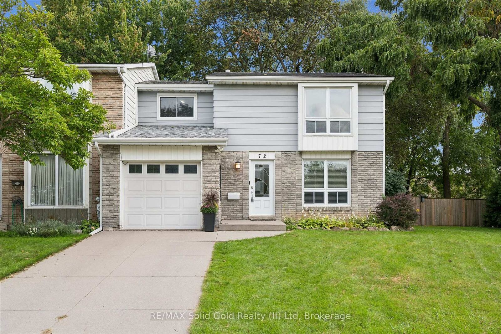 Property Photo:  72 Glen Avon Crescent  ON N2N 1C3 