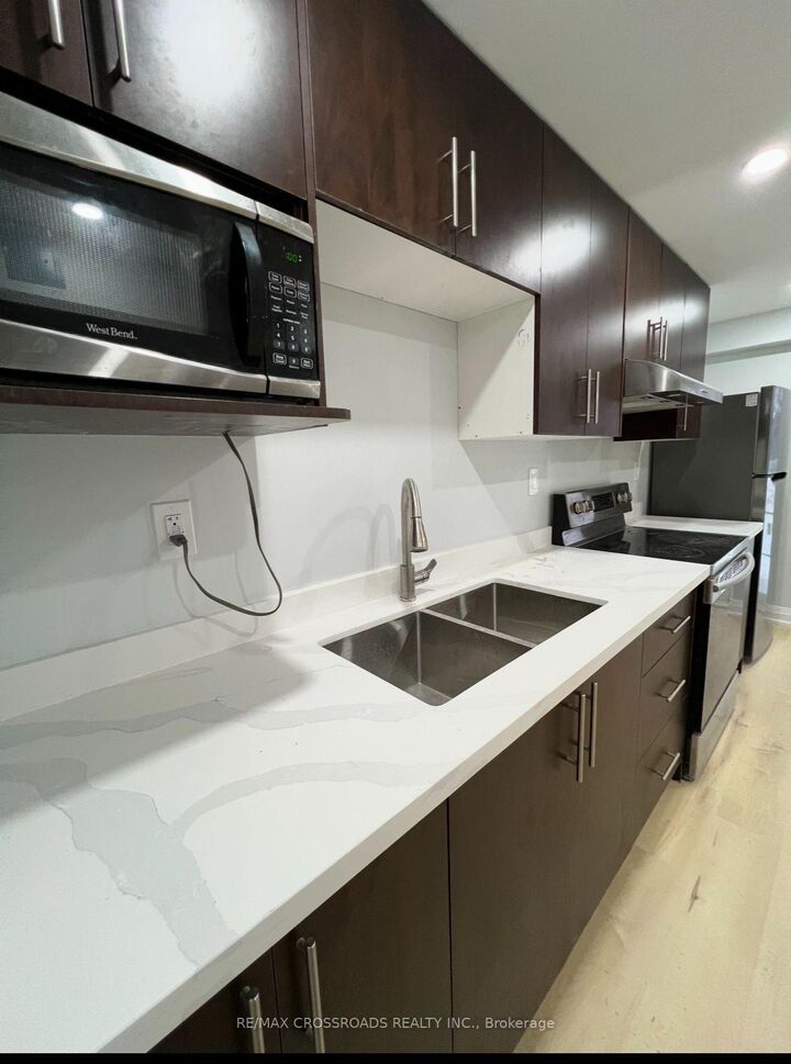 Property Photo:  2388 Dress Circle Crescent Basement Apartment  ON L1L 0L8 