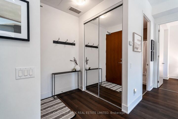 Property Photo:  111 St Clair Avenue W 320  ON M4V 1N5 