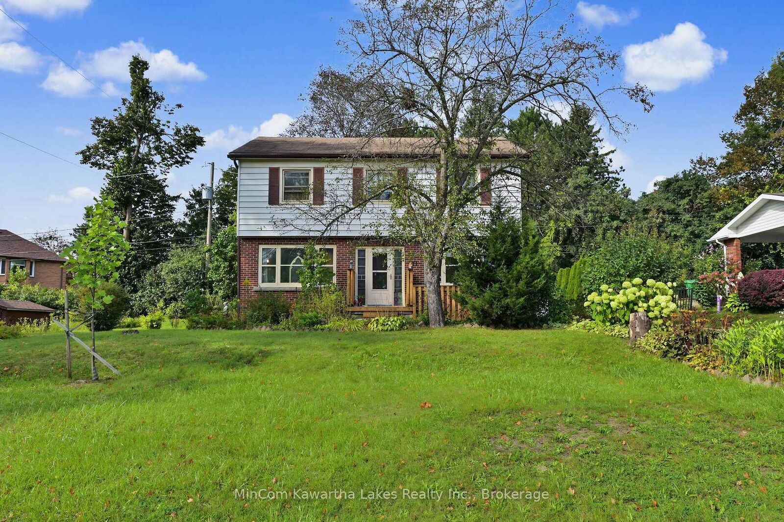 Property Photo:  71 Greenhill Drive  ON K9J 6E2 