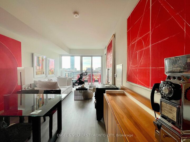 Property Photo:  158 Front Street E 822  ON M5A 0K9 