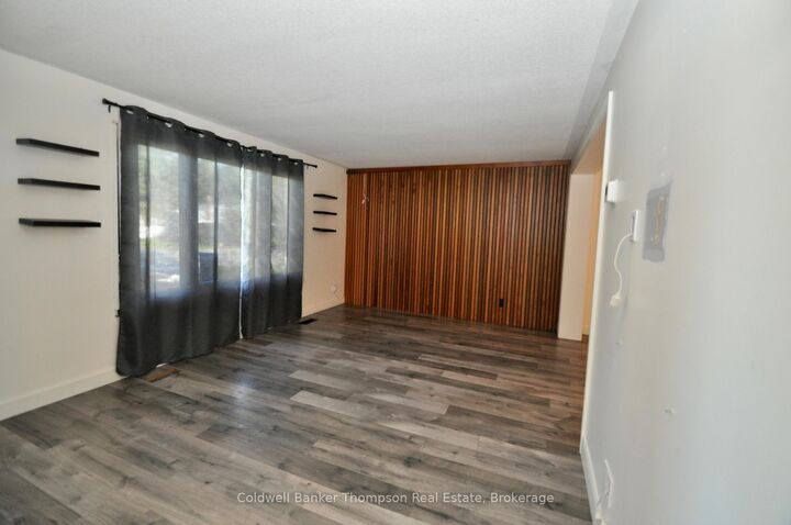 Property Photo:  13 Yonge Street S  ON P1H 1W7 