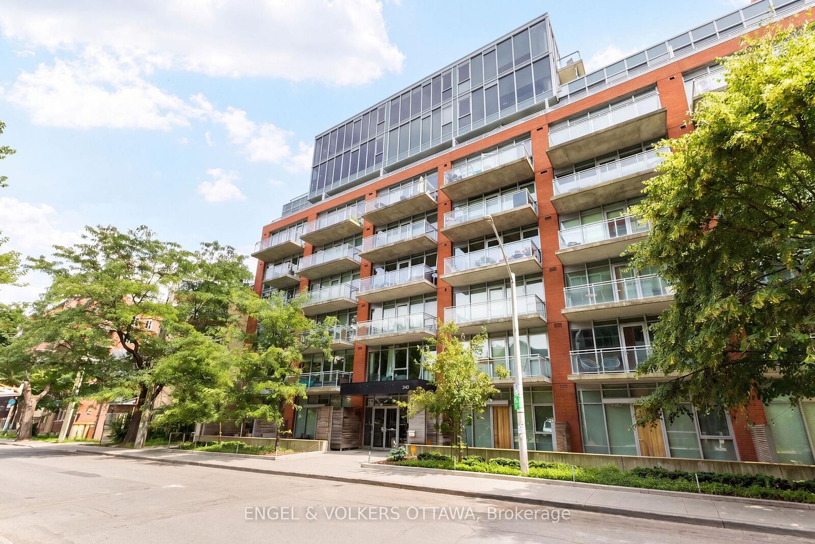 Property Photo:  340 McLeod Street 935  ON K2P 1A4 