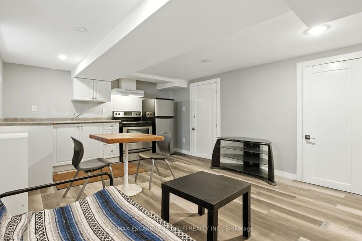 Property Photo:  5039 Armoury Street Lower  ON L2E 1T3 