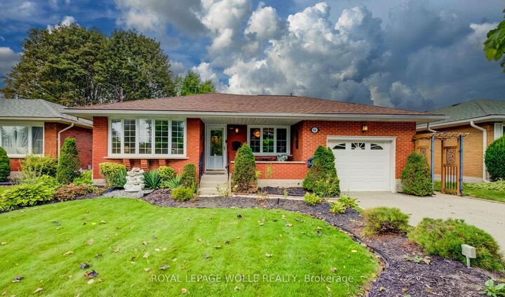 Property Photo:  54 Fairlawn Road  ON N2C 1X9 