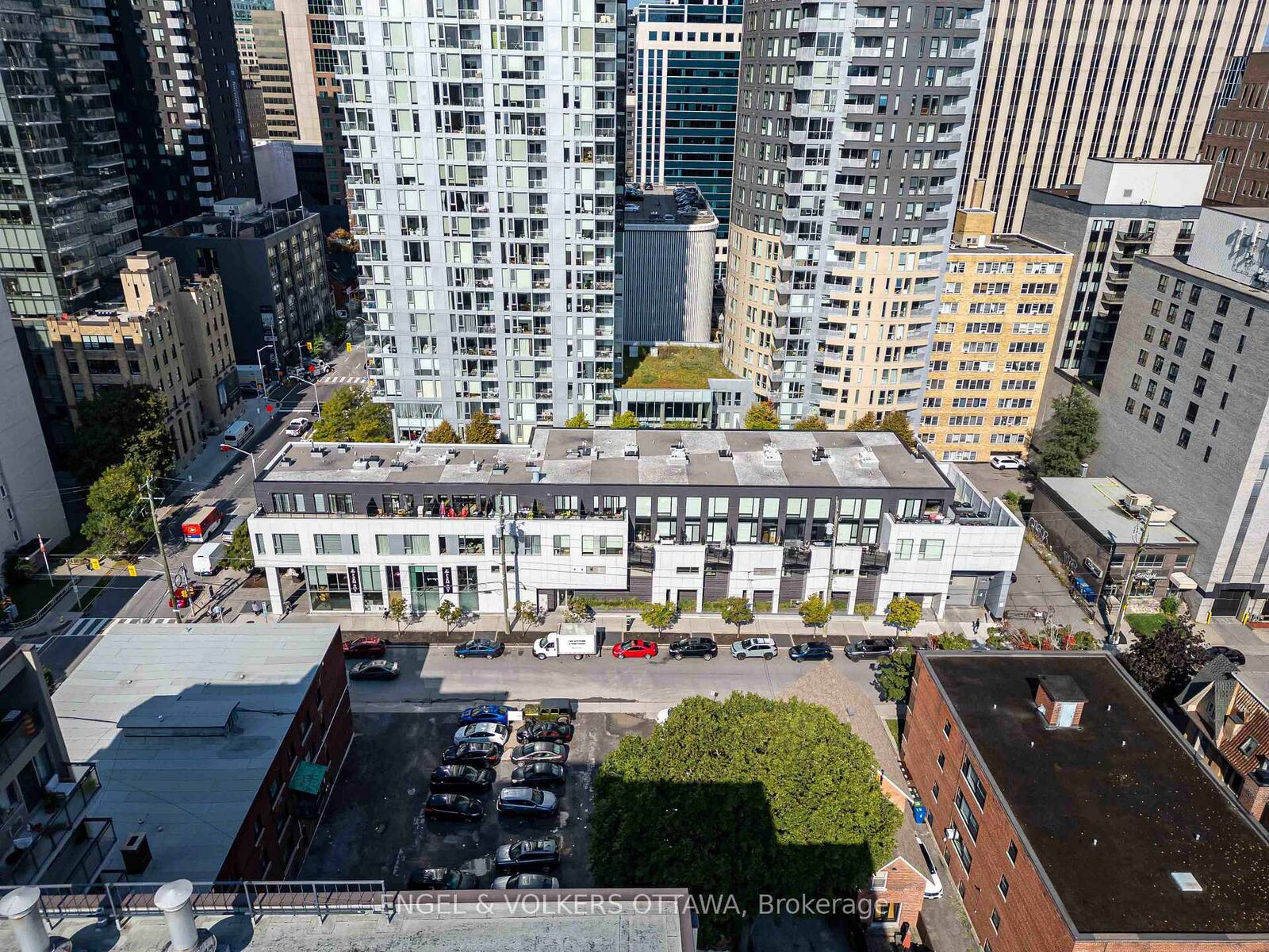 Property Photo:  197 Lisgar Street 202  ON K2P 0C3 