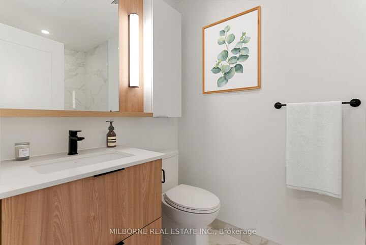 Property Photo:  5 Defries Street 2910  ON M5A 0W7 