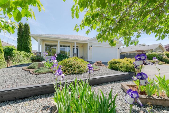 Property Photo:  1085 Tara Cres  BC V9P 2W5 