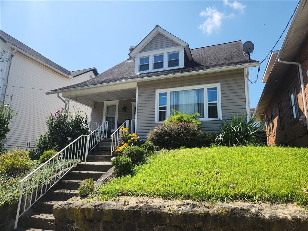Property Photo:  505 Crest Avenue  PA 15022 