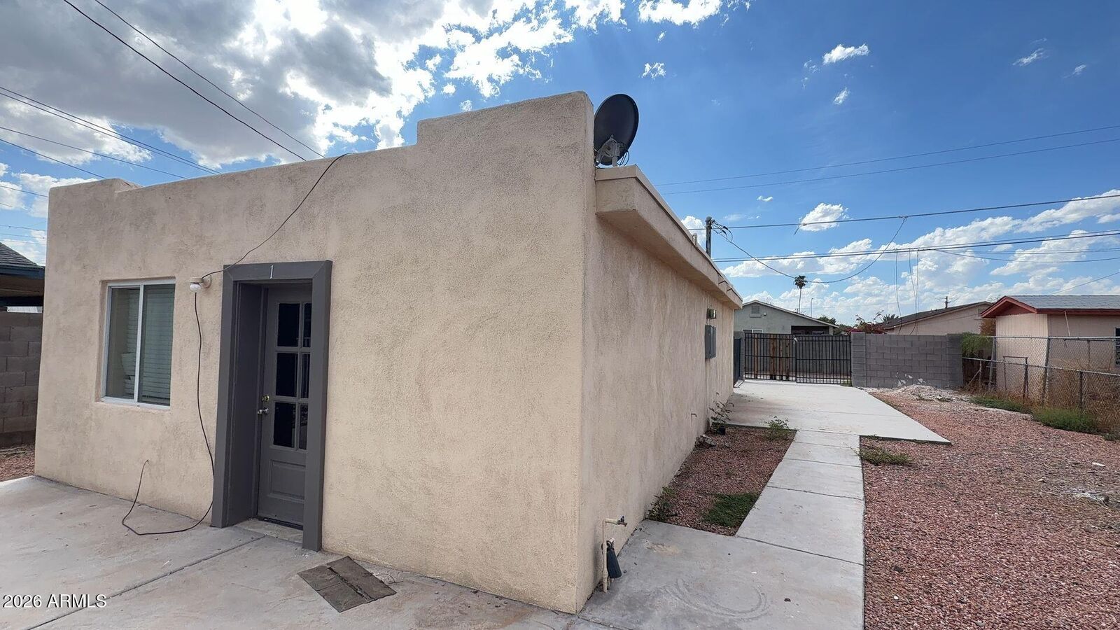 Property Photo: 6714 N 54th Avenue 1 AZ 85301