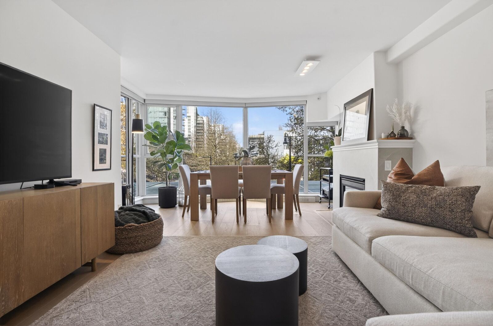 Property Photo:  560 Cardero Street 305  BC V6G 3E9 