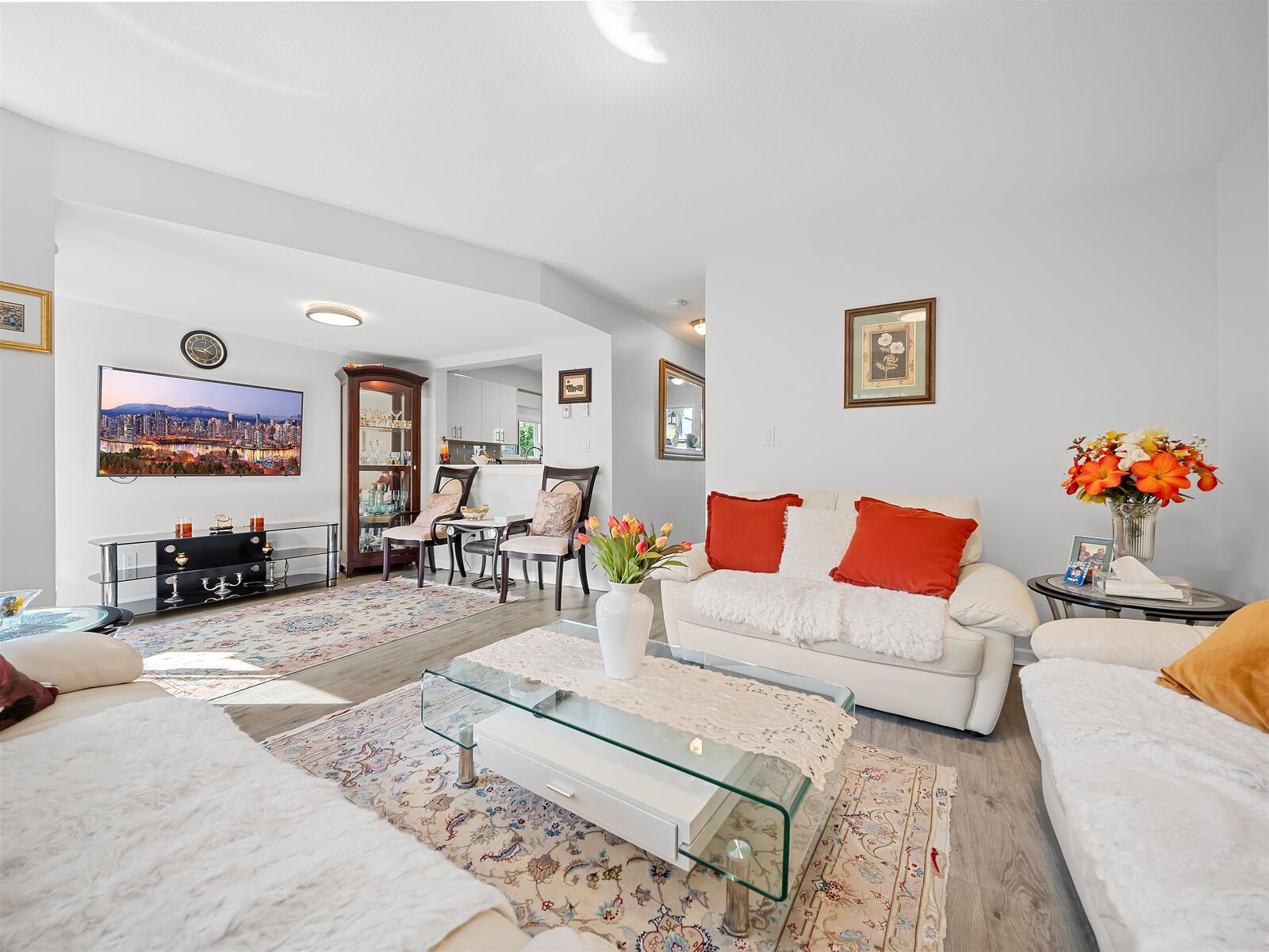 Property Photo:  815 Tobruck Avenue 8  BC V7P 1V9 