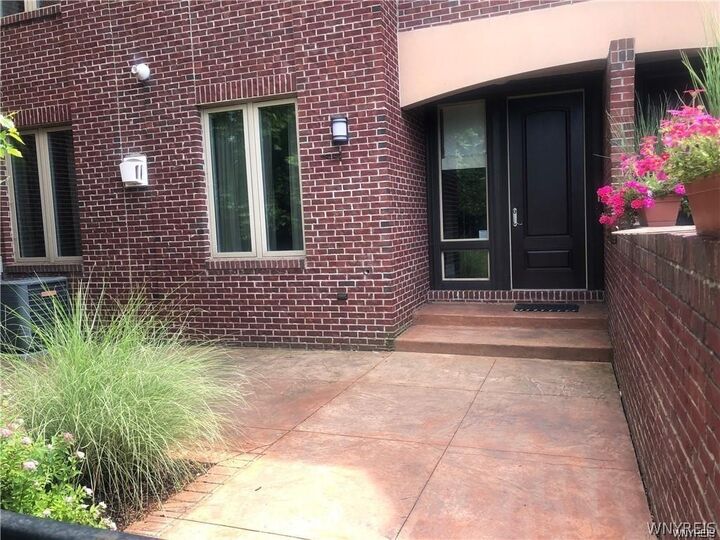 Property Photo:  11 Ojibwa Circle  NY 14202 