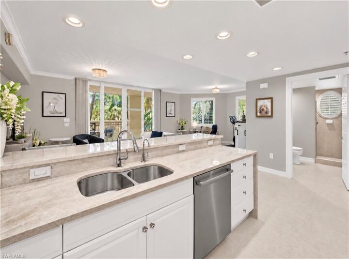 Property Photo: 2748 Tiburon Blvd E 106 FL 34109