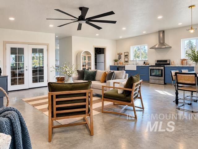 Property Photo: 5533 Buntrock Rd ID 83639