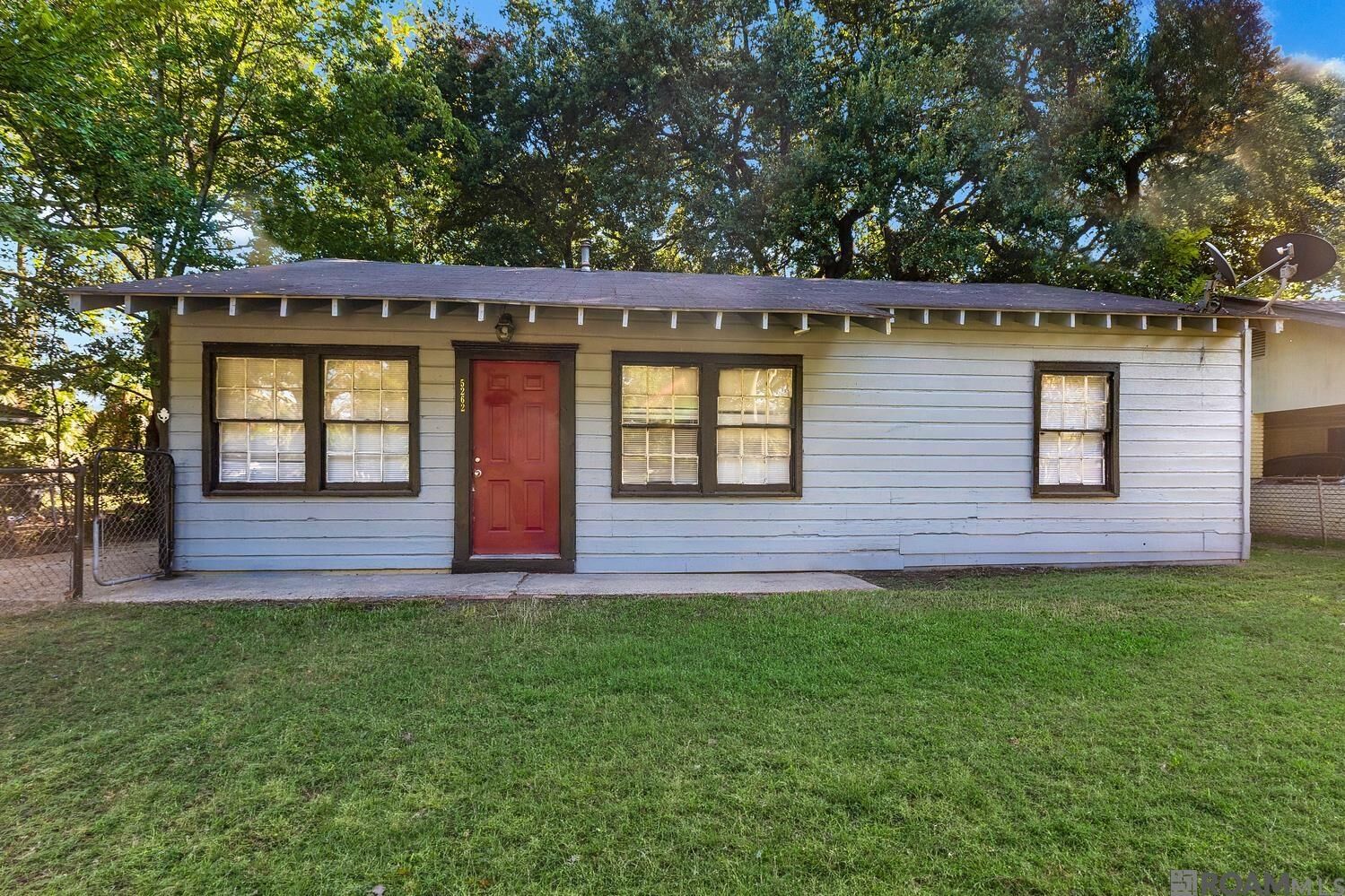 Property Photo: 5262 E Brookstown Dr LA 70805