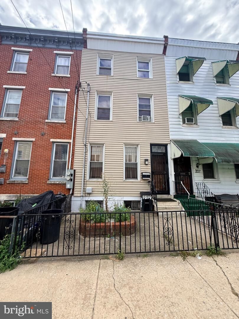 Property Photo:  1814 W Master Street  PA 19121 