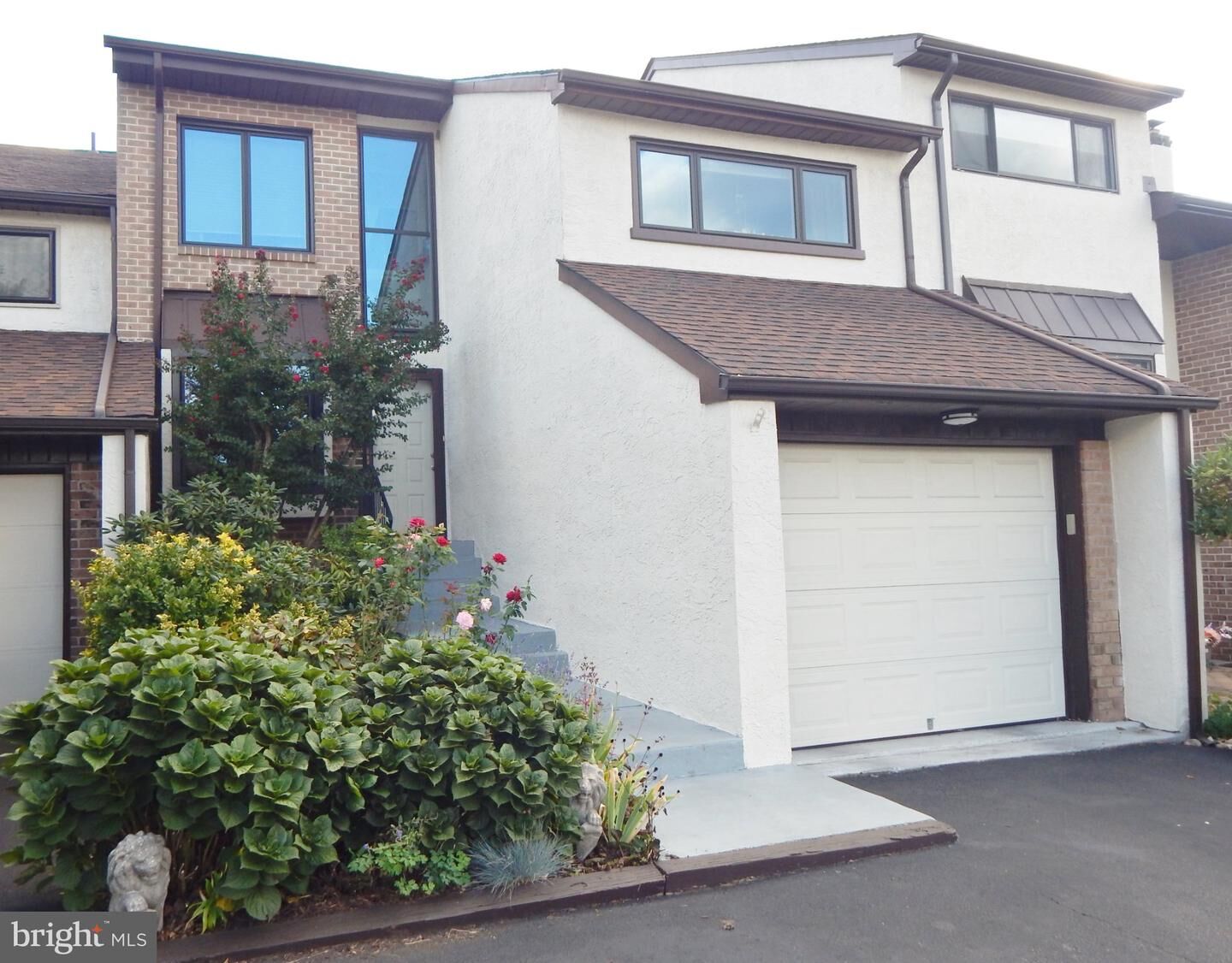Property Photo:  2802 Jefferson Court  PA 19002 