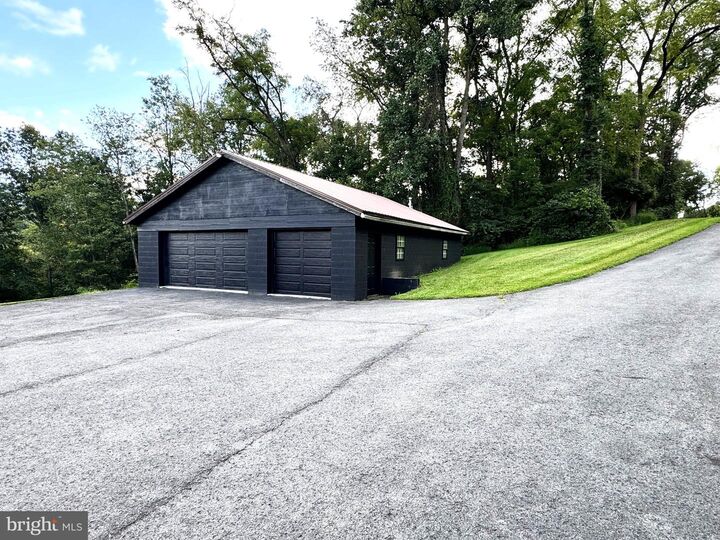 Property Photo:  60 N Ridgley Avenue  PA 17044 